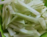 Foto langkah ke 1 dari resep Tumis Labu Siam Pedas.