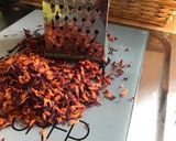 Une image de l'étape 3 de Salade de céleri branche,tomates et carottes violettes.