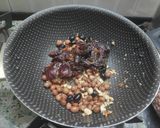 A picture of step 3 of Dry fruits heart.