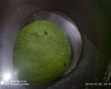 A picture of step 2 of Prawn stuffed spinach momo.