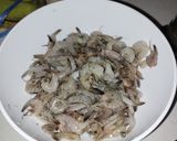 Foto langkah ke 1 dari resep Tumis Udang Cabe Hijau.