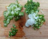 Foto del paso 1 de la receta: Pescado empapelado con salsa de tomatillo