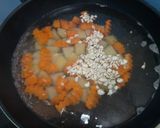 Foto langkah ke 3 dari resep Sayur sop bakso sosis bumbu simple tanpa ngulek.