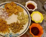 आलू पपड़ी चाट (aloo papdi chaat recipe in Hindi) रेसिपी चरण 1 फोटो