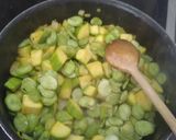 Une image de l'étape 2 de Curry fève et courgette.