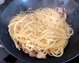 A picture of step 5 of Tuna Mushroom Linguine.
