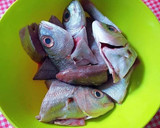 Foto del paso 2 de la receta: Cazuela de besugos marinados a la moruna con piparras