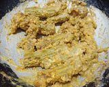 A picture of step 3 of Drumstick besan dry.