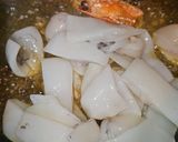 Foto del paso 4 de la receta Arroz cremoso de calamares, katsuobushi, y langostinos