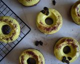 Foto del paso 9 de la receta: Donuts de arándanos, limón y choco blanco
