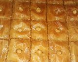 صورة لخطوة 3 من وصفة بقلاوة ملكية سهلة وسريعة التحضير بذوق ماشاء الله 😋😋😋