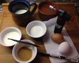 Foto langkah ke 1 dari resep Vanilla Creme Brulee.