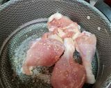 Foto del paso 1 de la receta: Pollo al limón con vino blanco y puré🍗
