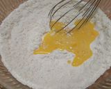 Foto langkah ke 2 dari resep Bolu Mekar Pisang Kukus 1 Telur (No Mixer).