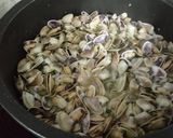 Foto del paso 5 de la receta Corvina a la plancha y coquinas al ajillo