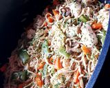 Une image de l'étape 5 de Nouilles chinoises sautées aux légumes et poulet en cocotte😋.