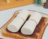 Foto langkah ke 1 dari resep Hazelnut Marshmallow Toast 🍞.