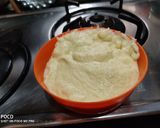 A picture of step 1 of Urad dal pinni.