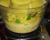 Foto del paso 3 de la receta: Salsa de 3 carnes con puré de papas y garbanzos