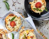 A picture of step 10 of Baked pasta cups.