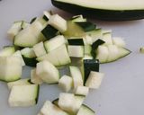 Foto del paso 1 de la receta Salteado de bimi con setas y calabacín