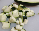Foto del paso 1 de la receta: Salteado de bimi con setas y calabacín