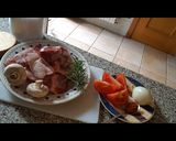 Foto del paso 1 de la receta Costilla de Cerdo Guisada con Pastelitos de Quinoa y Brócoli