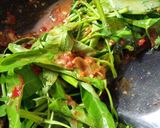 Foto langkah ke 2 dari resep Cah Kangkung Terasi Saus Tiram.