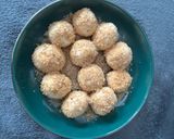 Málnával töltött Daramixes keto túrógombóc recept fázis 4 fotója
