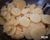 Une image de l'étape 7 de Tarte aux chipolatas et pommes de terre au Cook Expert.