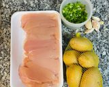 A picture of step 1 of Stir-Fried Chicken Strips with Diced Potatoes.