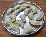 ડ્રાયફ્રુટ ઘૂઘરા (dry fruit ghughra recipe in Gujarati) રેસીપી સ્ટેપ4ફોટો