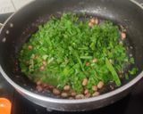 वांग्याचे भरीत कांद्याची पात घालून (Vangyache Bharit Recipe In Marathi) रेसिपी स्टेप 4 फोटो 