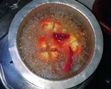 A picture of step 2 of Red sauce pasta.