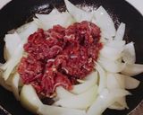 Hình bước làm 2 của món Thịt bò xào hành tây