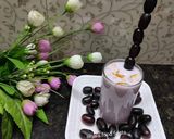 A picture of step 1 of Black currant lassi.
