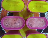 A picture of step 3 of Watermelon Popsicles.