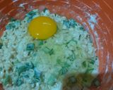 Foto langkah ke 3 dari resep Martabak mie / Bakwan mie.
