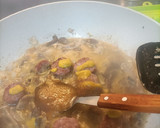 Foto del paso 6 de la receta: Butifarra blanca con setas a la sidra