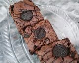 A picture of step 5 of Oreo fudge brownies ❤❤❤.