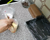Foto del paso 2 de la receta: Tarta de galletas, chocolate y natillas/sin horno