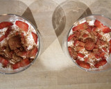 Foto del paso 3 de la receta: Fresas con nata y canela