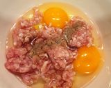 รูปขั้นตอนการทำที่ 1 ของ กระเพราไข่เจียวหมูสับ