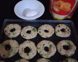 A picture of step 3 of Chicken doughnuts.