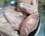 A picture of step 1 of Spicy Chicken chargha.