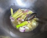 Gambar langkah 2 resipi Rendang ayam tua.