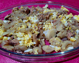 Foto del paso 3 de la receta: Empanadas de sardina con champiñones, cebolla caramelizada y huevo