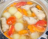 รูปขั้นตอนการทำที่ 2 ของ ซุปมักกะโรนีผูกโบว์น่องไก่