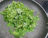 A picture of step 3 of Lasooni Methi.