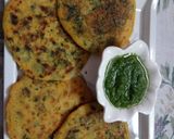 A picture of step 4 of Besan & Rava methi pancake.
